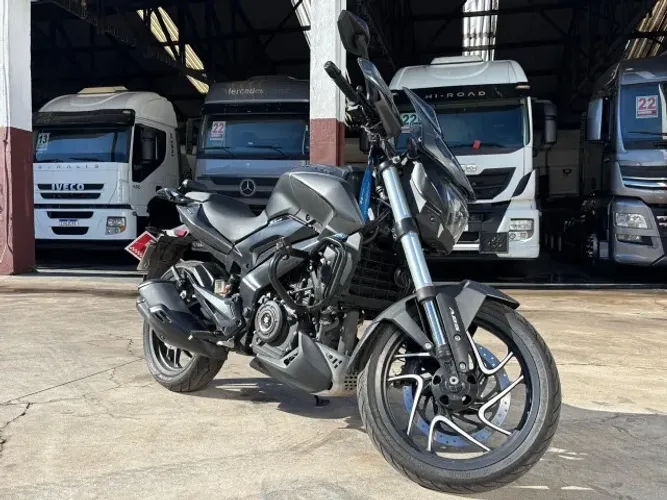 BAJAJ DOMINAR 400 2025