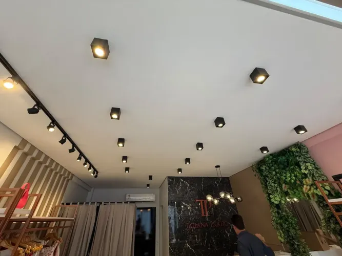 Iluminação para lojas ou salão