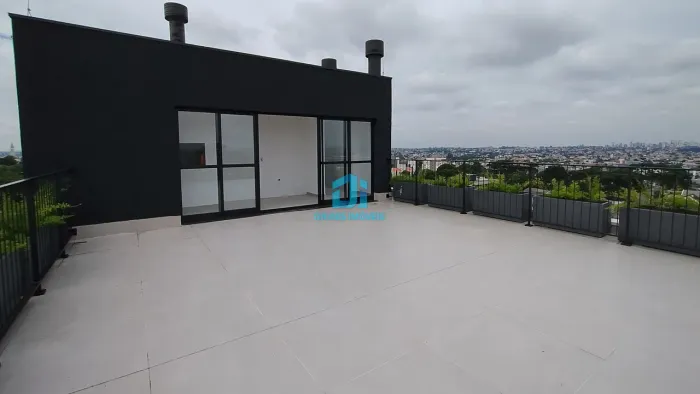 Cobertura duplex no Centro / 118² / 2 Quartos sendo 1 suíte / Terraço descoberto com uma v