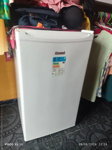 Frigobar Cônsul funcionando