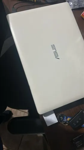 Notebook ASUS i3 terceira geraçao bateria viciado