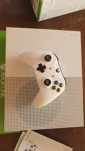 XBOX ONE S 1TB