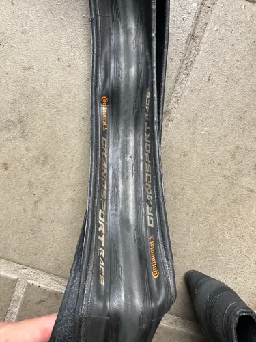 Pneu speed 700/25 ótimo estado