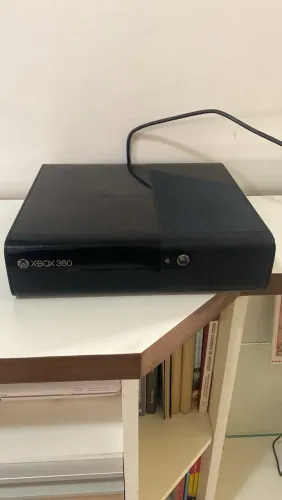 Xbox 360,desbloqueado com 10 jogos, 2 controles originais!!!