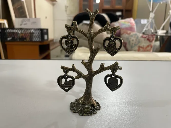 Decoração com Formato de Árvore com Pingentes em Forma de Coração