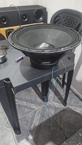 Altofalante de 18