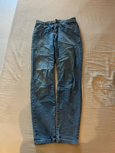 calça jeans skinny azul claro tamanho 42