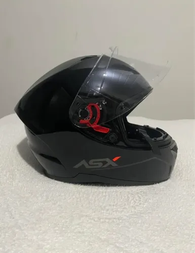 Capacete ASX tamanho 54. Para crianças ou pessoa com a cabeça pequena!