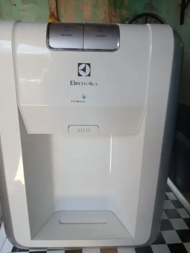 Bebedouro eletrolux 