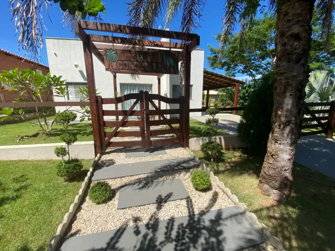 Chácara em condomínio fechado, a 50 minutos de Goiânia, linda casa e lazer completos.