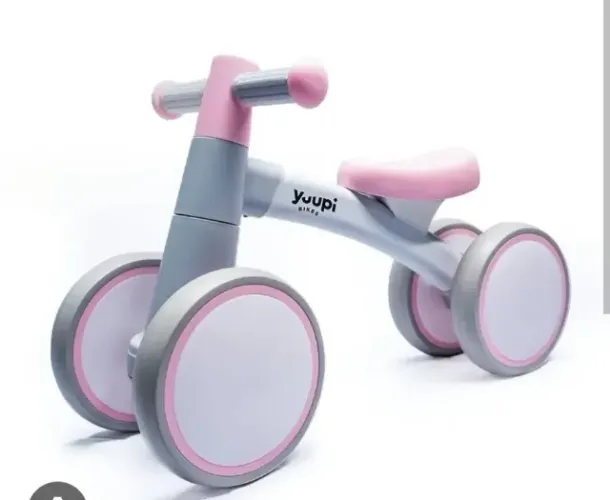Bicicleta equilibrio menina