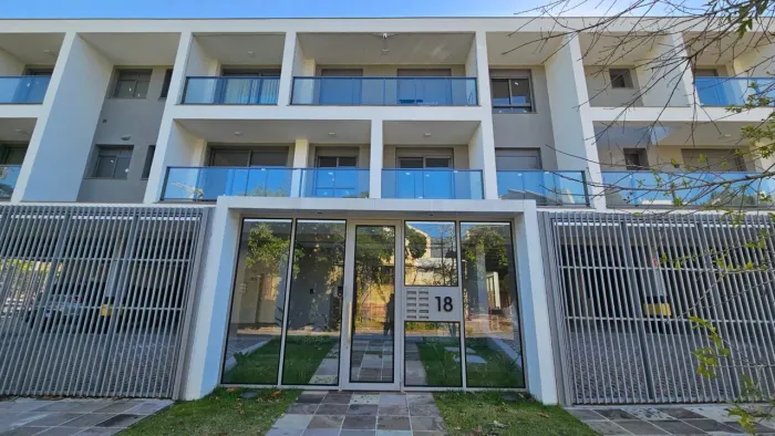 Apartamento Novo com 2 Vagas e Sacada na Chácara das Pedras