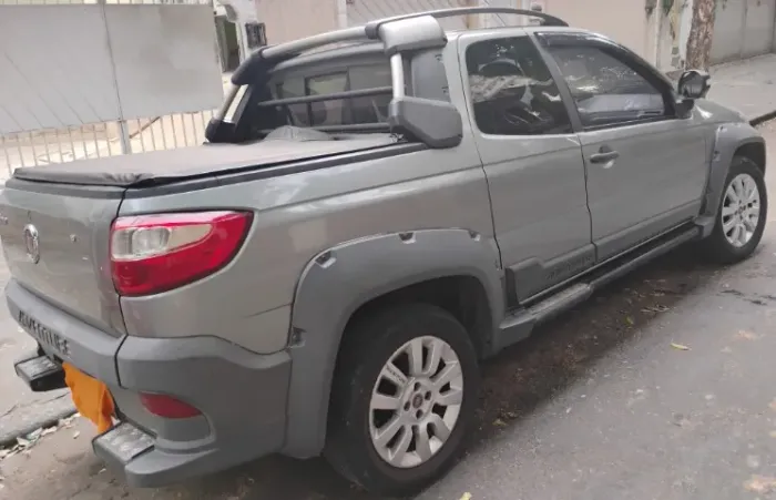 Fiat Strada Adventure1.8/ 1.8 Locker Flex CD 2015
