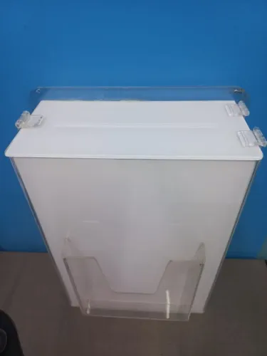 Caixa de sugestões em Acrilico; (Altura: 35cm x Largura: 25cm x Profundidade: 16cm) Pode