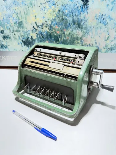 Calculadora mecânica facit antiga