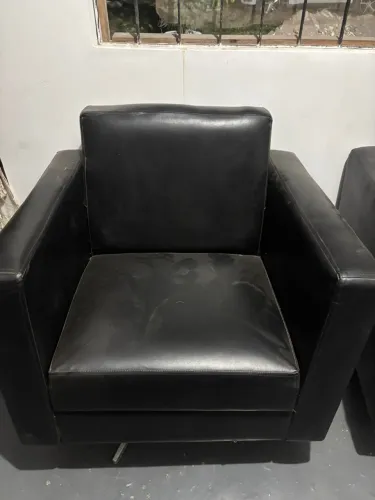 Poltronas pretas