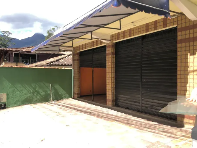 Loja em beira de rua, aproximadamente 35 m² - Retiro - Petrópolis, RJ