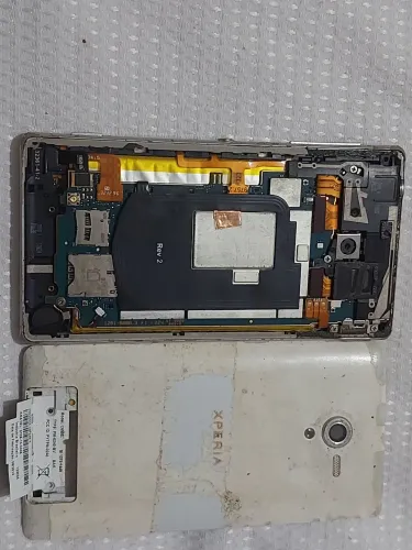 Celular Sony Xperia C6503 retirada de peças 