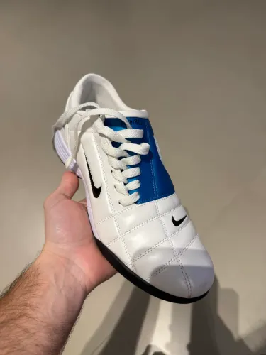 Chuteira Nike Total 90