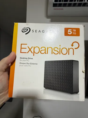 ? HD Externo Seagate Expansion Desktop 5TB (STEB5000100)