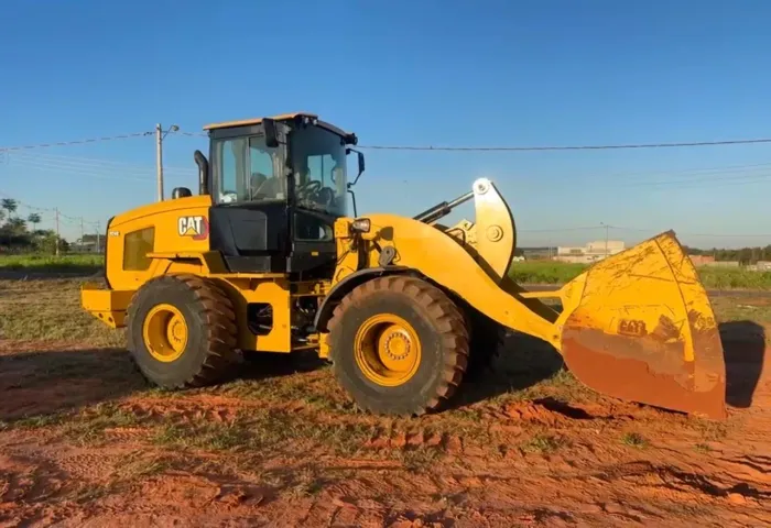 Pá Carregadeira Caterpillar 924K ano 2021, com 10.250 horas, ar condicionado, em SP
