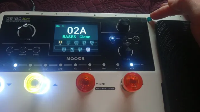 Vendo pedaleira de guitarra mooer fe150max