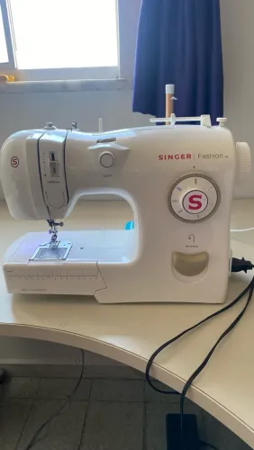 Máquina de costura Singer Fashion doméstica pouco usada