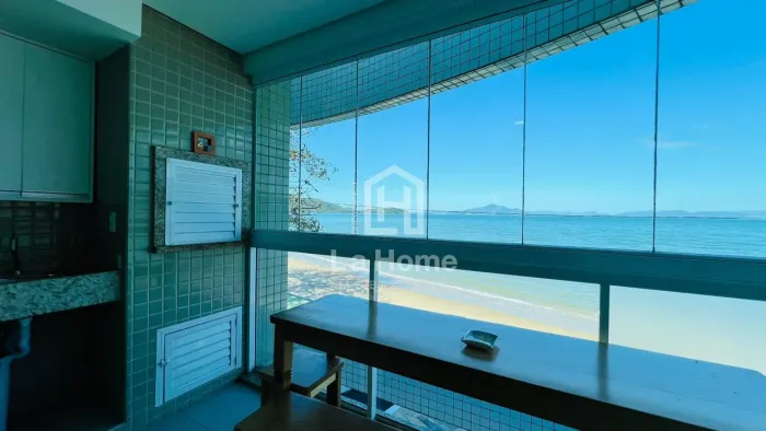 Apartamento mobiliado com 03 suítes de Frente para o Mar em Morrinhos, Bombinhas/SC de R$ 
