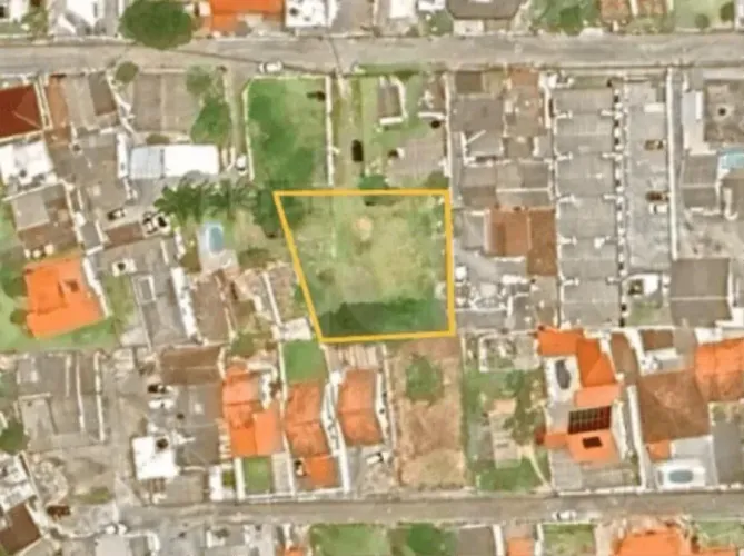 FLORIANÓPOLIS/SC - Terreno com 823,54 m² na Cachoeira do Bom Jesus