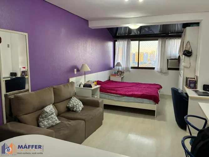Vende-se studio semimobiliado no Centro Histórico