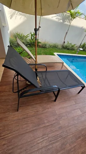 ESPREGUIÇADEIRA PISCINA