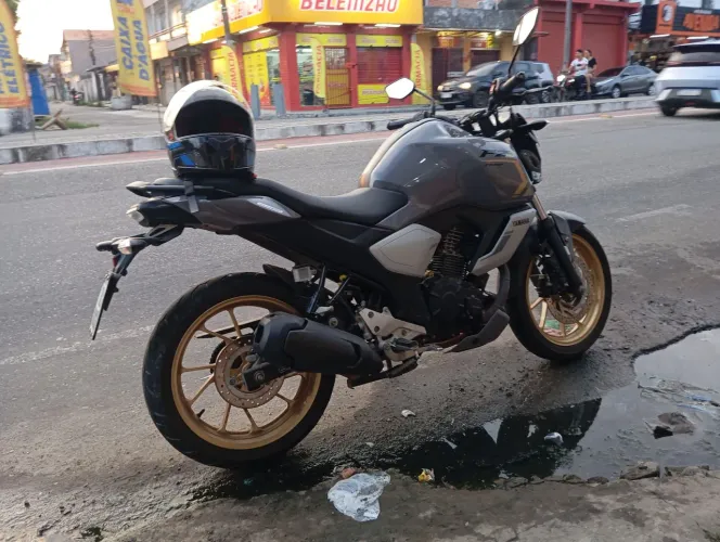 Vendo moto top.