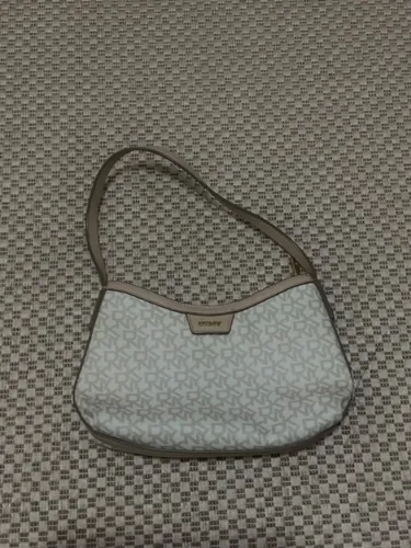Bolsa da marca DKNY tiracolo Original - Preço negociável 
