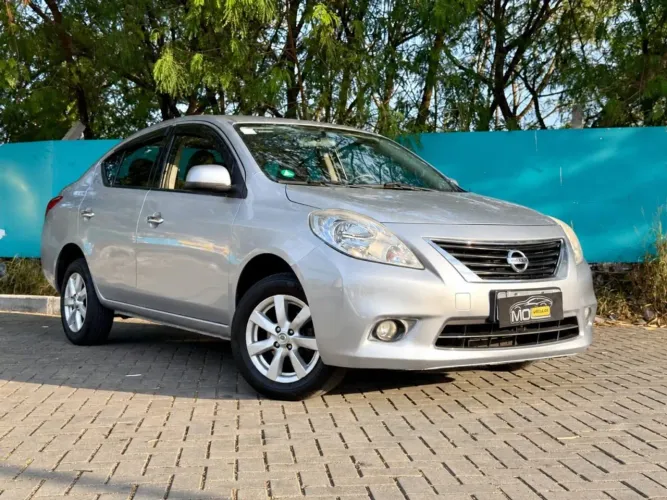 Nissan Versa SL 1.6 16V Flexstart 4P Mec. 2014