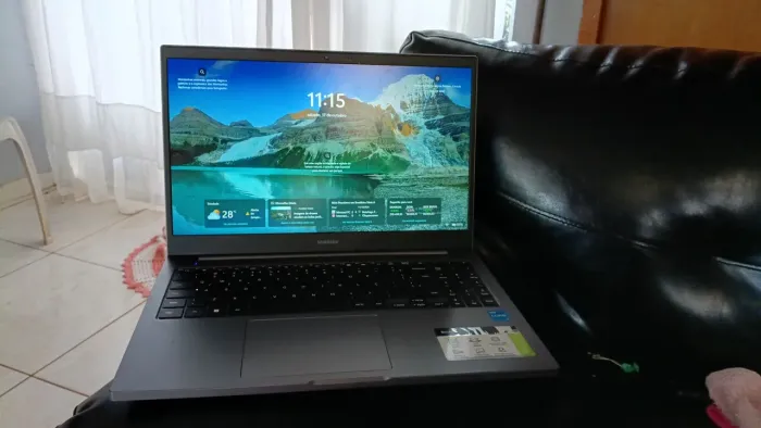 Notebook Samsung book, Intel core i3, 4gb ram, 256gb SSD, windows 11