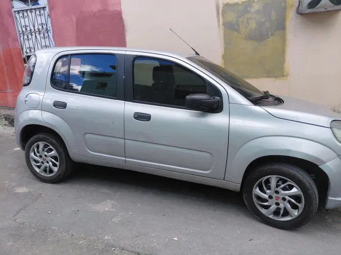 Fiat Uno Attractive 1.0 EVO Fire Flex 8V 5P 2020