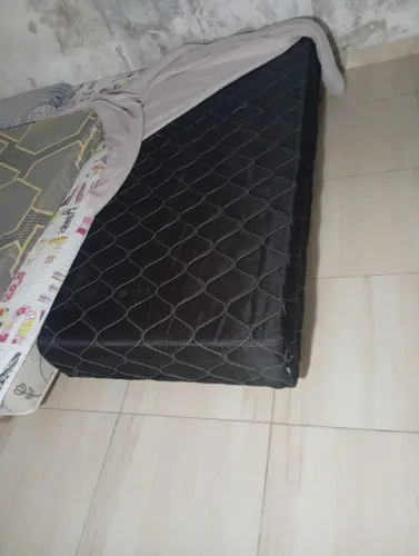 Cama solteiro e colchão Queen 