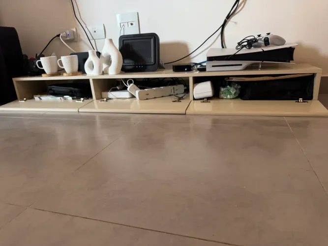 Rack 1,54m (possibilidade de usar no chão e painel)