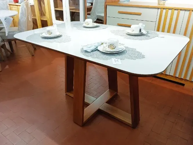 Mesa de Jantar Retangular Verona (Base Madeira).