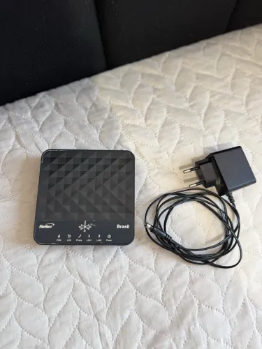 Modem de Fibra Óptica FiberHome Com Fonte