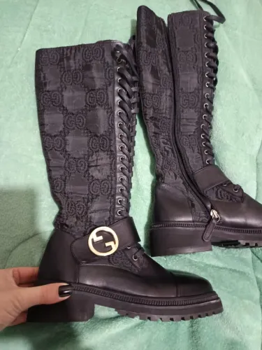 BOTA MONTARIA GUCCI TAMANHO 36
