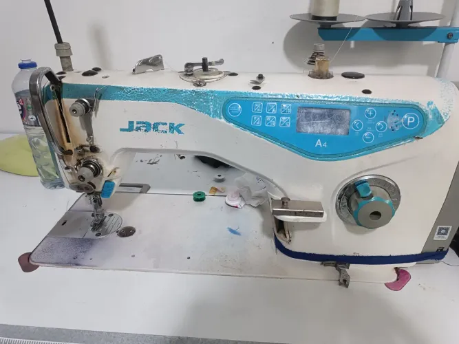 Maquina de costura Jack