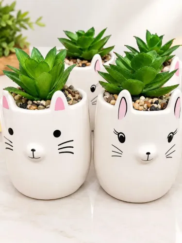Lote de embalagens diversas para velas e decoração.