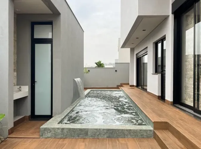 Casa à venda no Condomínio Alphaville 2 no Granja Marileusa em Uberlândia/MG