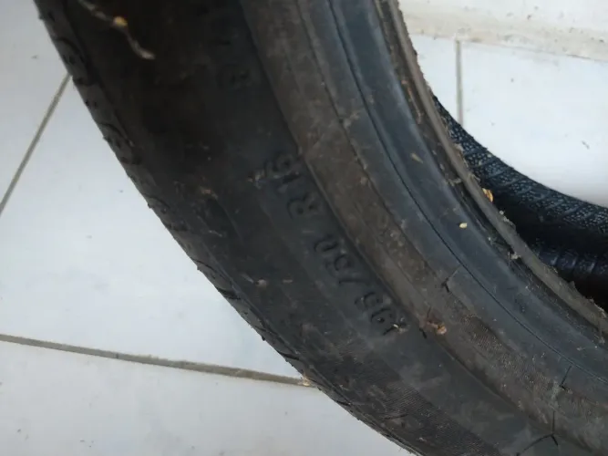 Vendo Pneu Pirelli semi novo