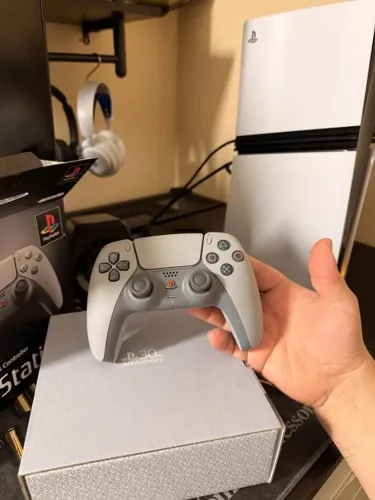 Controle PS5 - Edição Limitada 30 Anos Aniversário