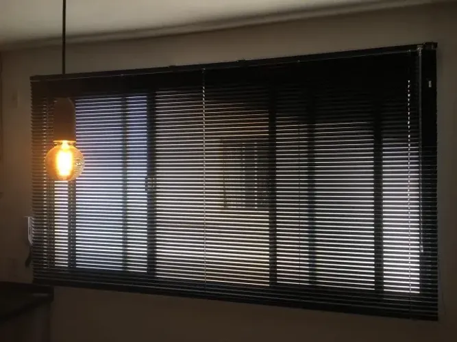 Persiana Horizontal 25mm Preta-Linda!  Nova na embalagem (Ficou grande para minha janela)