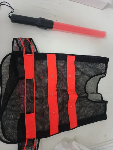 Lanterna Sinalizadora + Colete Refletivo com Led