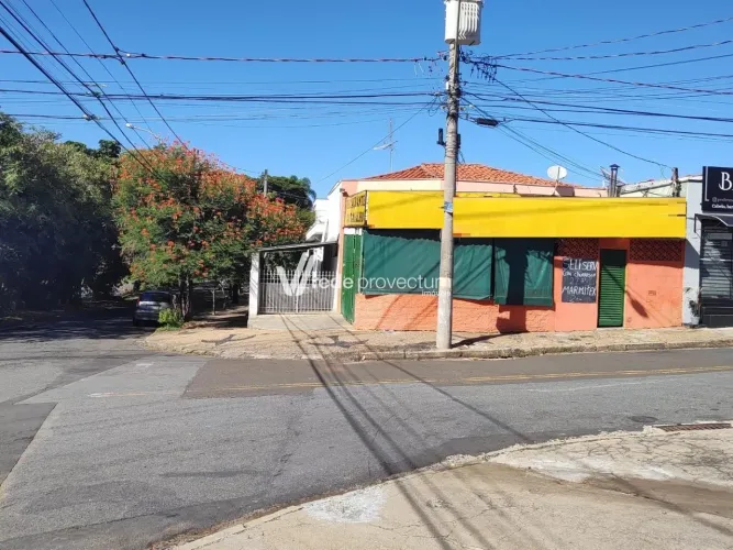 2 Salões comerciais mais casa residencial à venda, no mesmo terreno