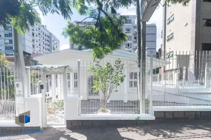 Casa comercial na rua Dona Laura